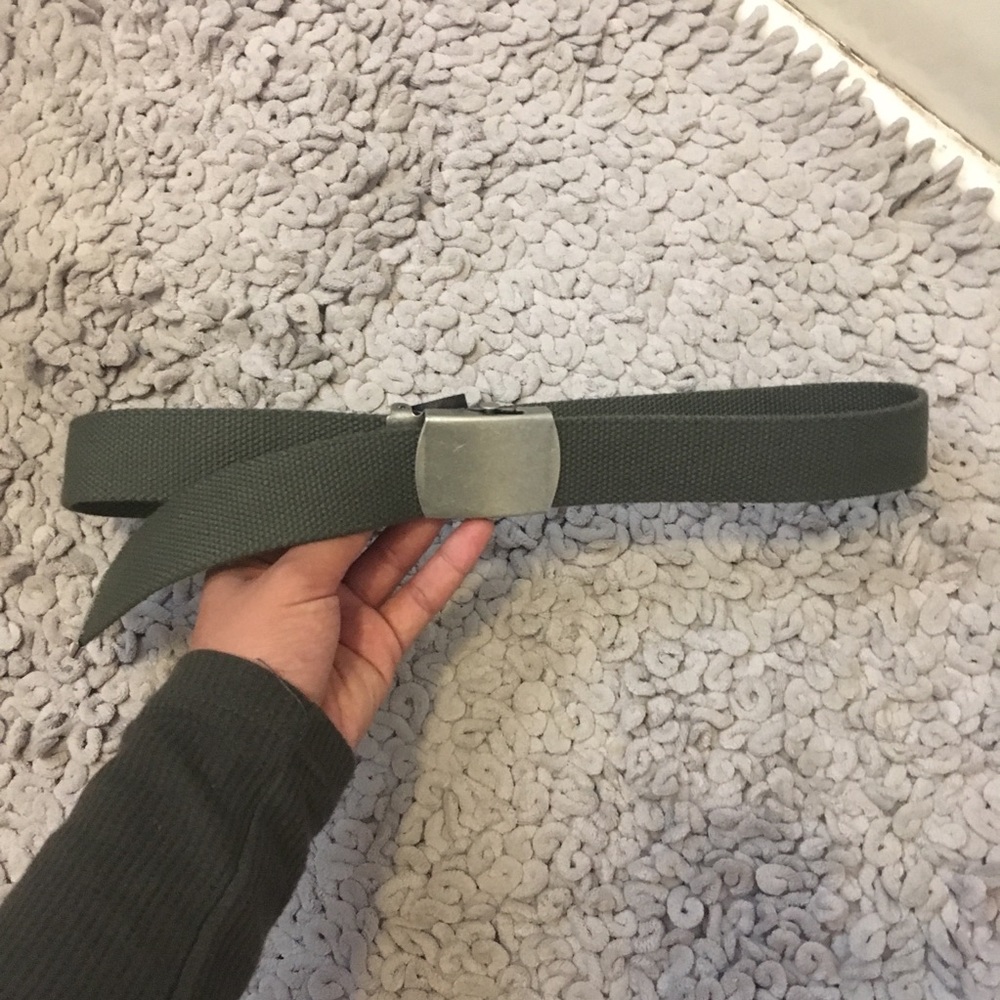 Brandy Melville Buckle Belt!